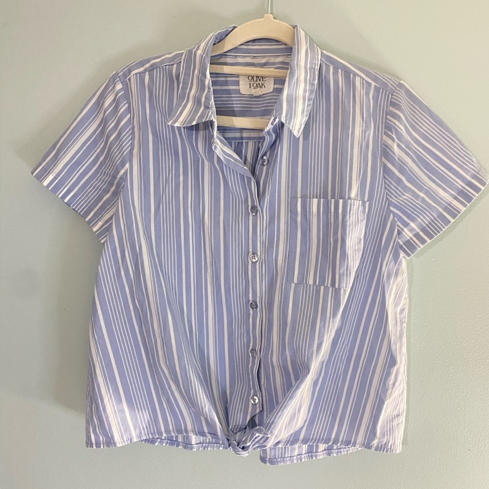 Olive Oak Short-Sleeve Light Blue and White Striped Tie Front, Button-up Women S